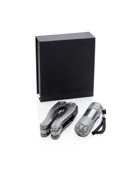 Set multiherramienta y linterna