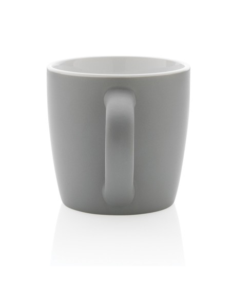 Taza de cerámica con interior de color