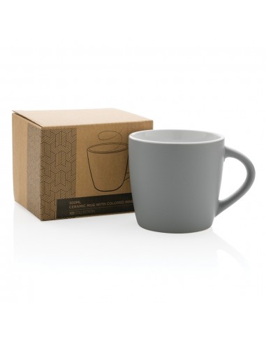 Taza de cerámica con interior de color