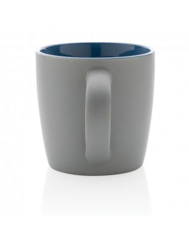Taza de cerámica con interior de color