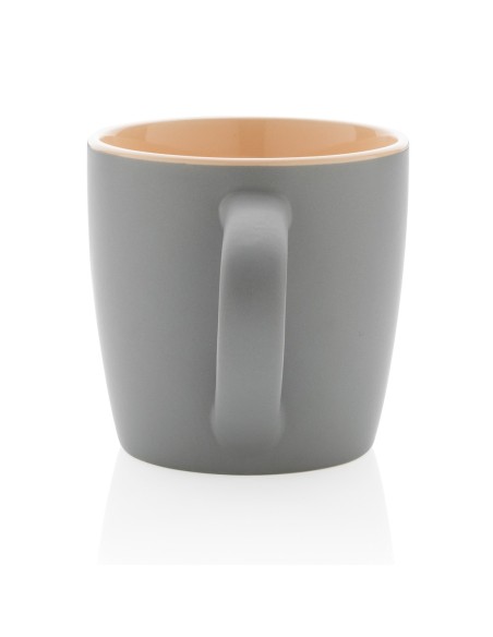 Taza de cerámica con interior de color