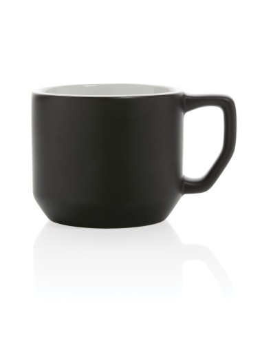 Taza de cerámica moderna