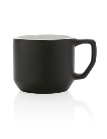 Taza de cerámica moderna