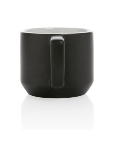Taza de cerámica moderna