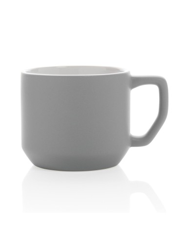 Taza de cerámica moderna