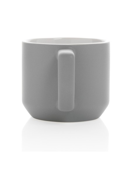 Taza de cerámica moderna
