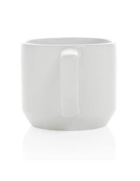 Taza de cerámica moderna