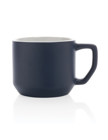 Taza de cerámica moderna