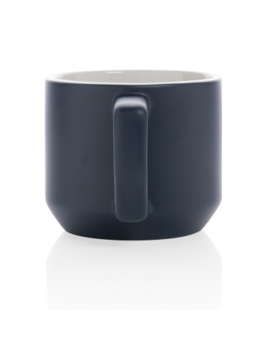 Taza de cerámica moderna