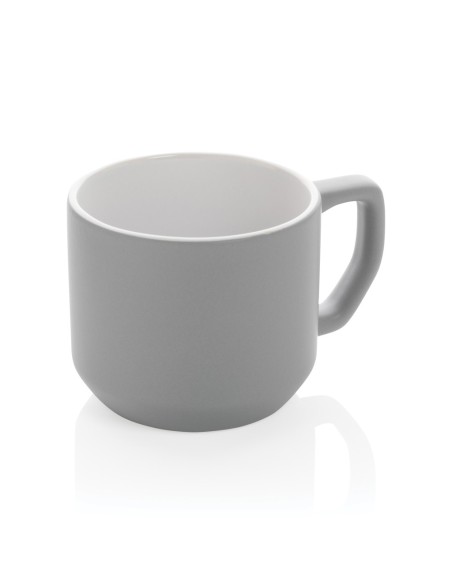 Taza de cerámica moderna