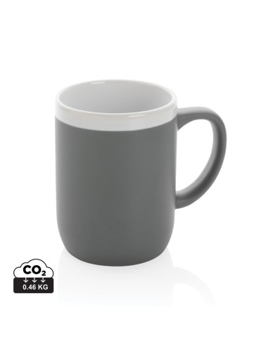 Taza de cerámica con borde blanco