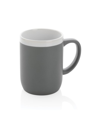 Taza de cerámica con borde blanco