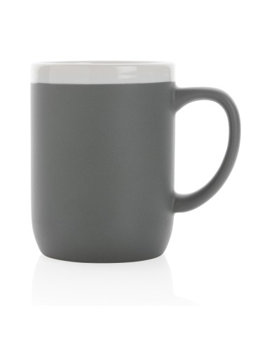 Taza de cerámica con borde blanco
