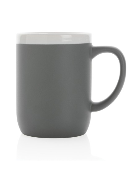 Taza de cerámica con borde blanco