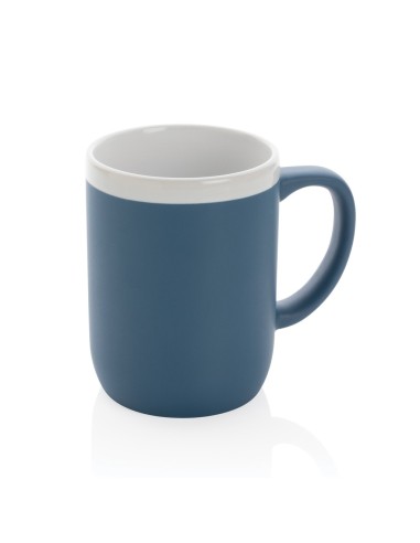 Taza de cerámica con borde blanco