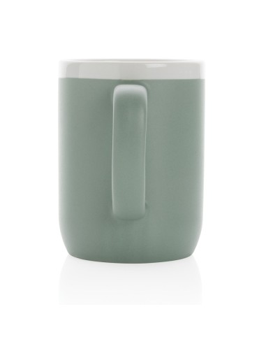 Taza de cerámica con borde blanco