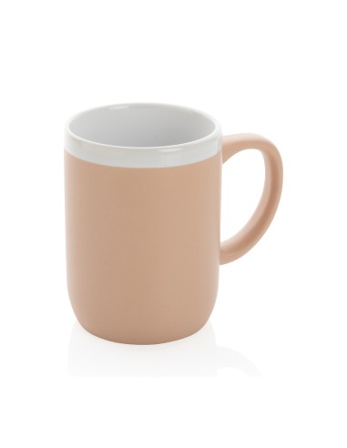 Taza de cerámica con borde blanco